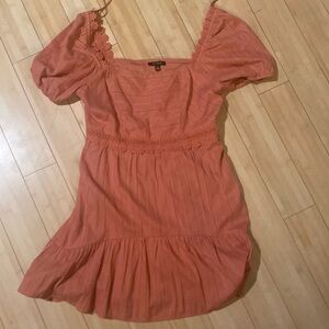 Fully lined feminine casual dress